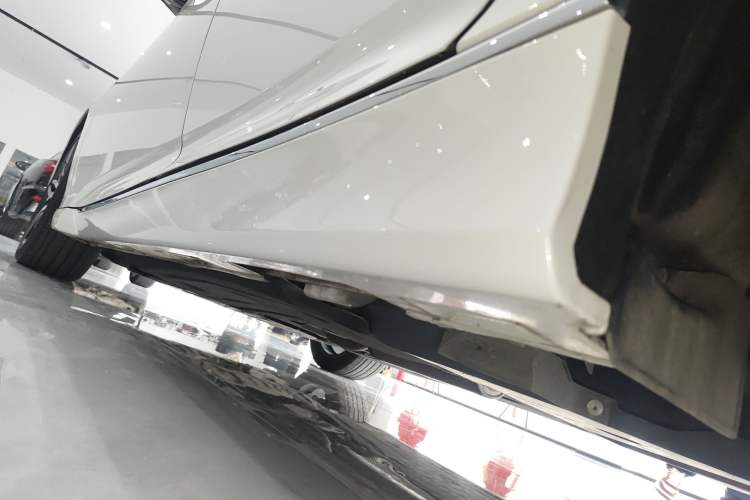 Used Honda Accord 2022 260TURBO Phantom Night · Prestige Edition Left Side Sill