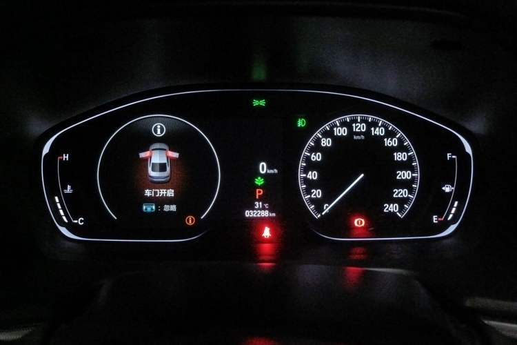 Used Honda Accord 2022 260TURBO Luxury Edition Odometer Close Up