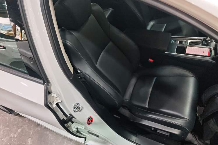 Used Honda Accord 2022 260TURBO Luxury Edition Right Front Seat