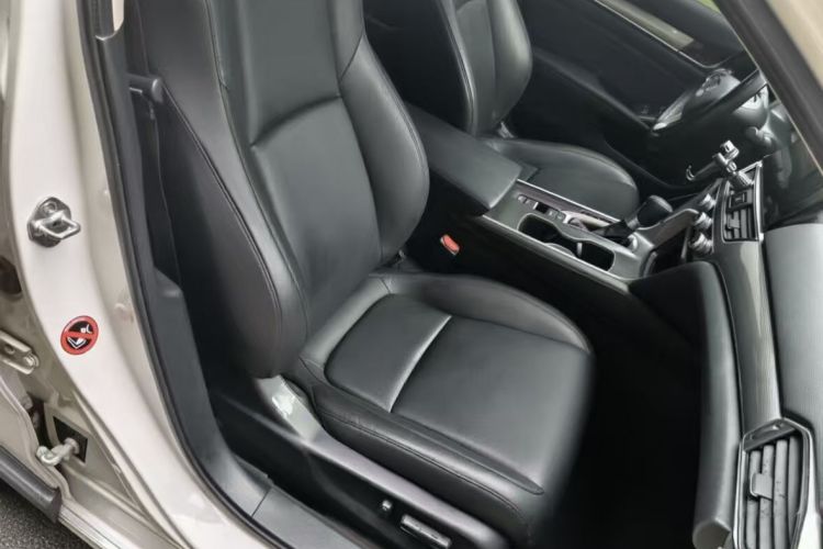 Used Honda Accord 2022 260TURBO Luxury Edition Right Front Seat