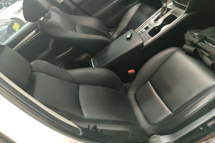 Used Honda Accord 2022 260TURBO Luxury Edition Right Front Seat