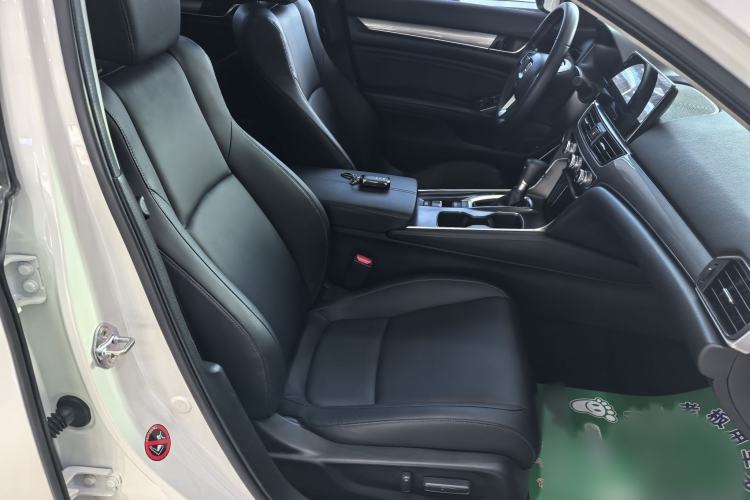 Used Honda Accord 2022 260TURBO Luxury Edition Right Front Seat