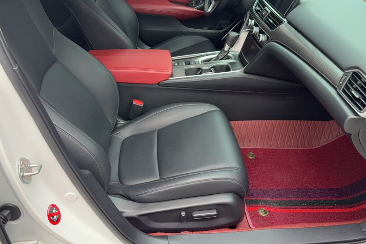Used Honda Accord 2022 260TURBO Luxury Edition Right Front Seat