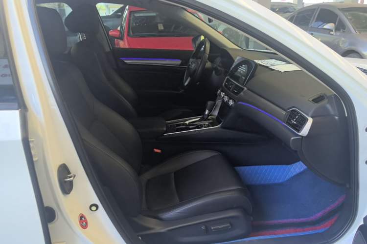 Used Honda Accord 2022 260TURBO Luxury Edition Right Front Seat