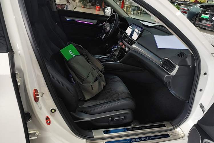 Used Honda Accord 2022 260TURBO Luxury Edition Right Front Seat