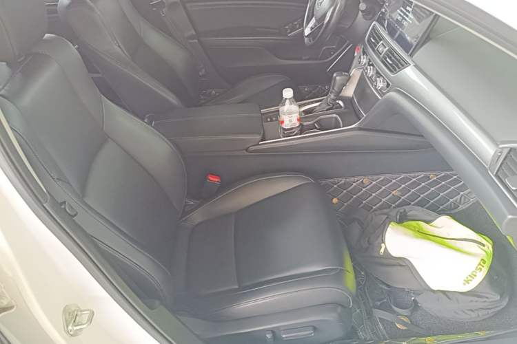 Used Honda Accord 2022 260TURBO Luxury Edition Right Front Seat