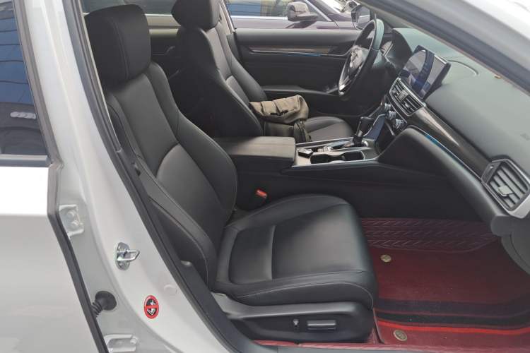 Used Honda Accord 2022 260TURBO Phantom Night · Prestige Edition Right Front Seat