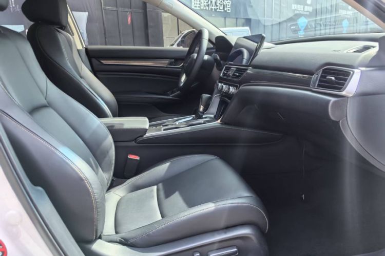Used Honda Accord 2022 260TURBO Phantom Night · Prestige Edition Right Front Seat
