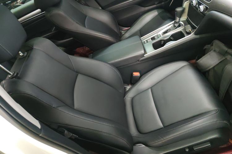Used Honda Accord 2022 260TURBO Luxury Edition Right Front Seat