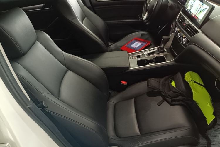 Used Honda Accord 2022 260TURBO Luxury Edition Right Front Seat