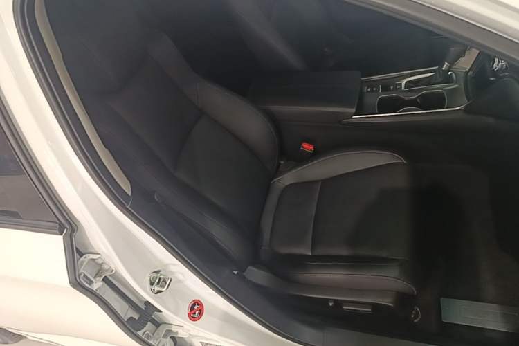 Used Honda Accord 2022 260TURBO Luxury Edition Right Front Seat