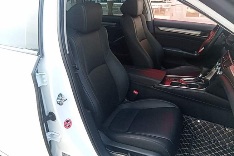Used Honda Accord 2022 260TURBO Luxury Edition Right Front Seat