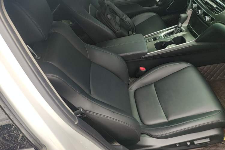 Used Honda Accord 2022 260TURBO Luxury Edition Right Front Seat