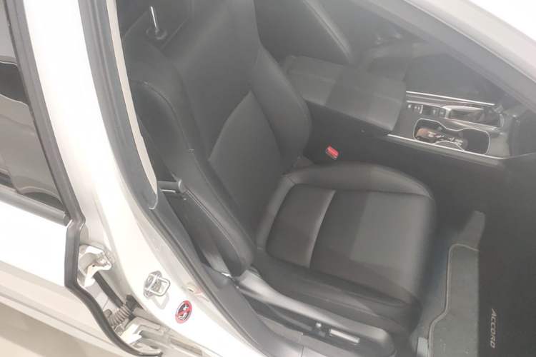Used Honda Accord 2022 260TURBO Luxury Edition Right Front Seat