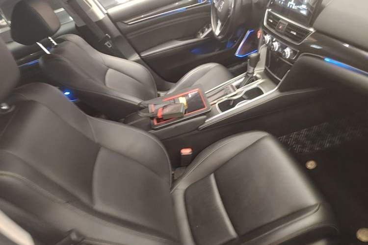 Used Honda Accord 2022 260TURBO Phantom Night · Prestige Edition Right Front Seat