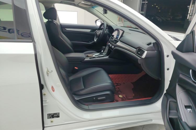 Used Honda Accord 2022 260TURBO Luxury Edition Right Front Seat