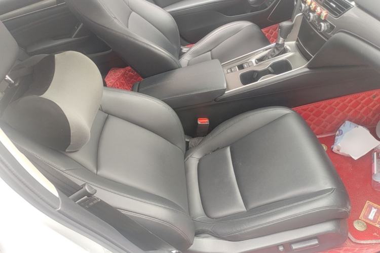 Used Honda Accord 2022 260TURBO Luxury Edition Right Front Seat