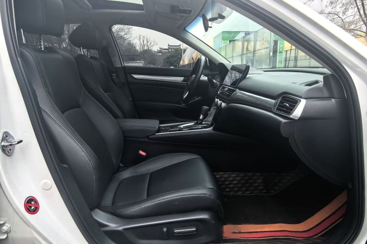 Used Honda Accord 2022 260TURBO Luxury Edition Right Front Seat