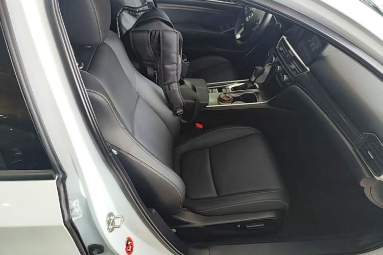 Used Honda Accord 2022 260TURBO Phantom Night · Prestige Edition Right Front Seat