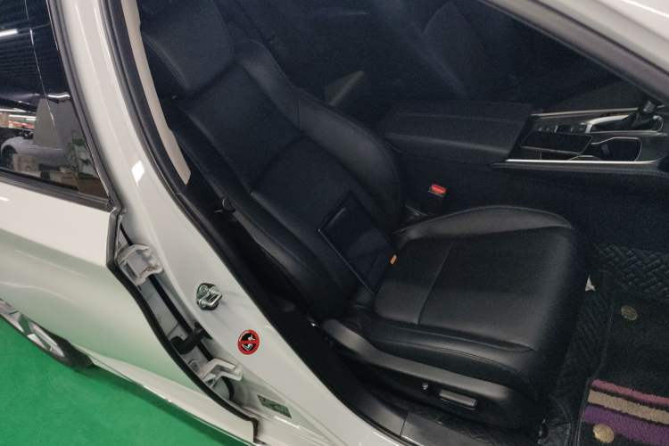 Used Honda Accord 2022 260TURBO Luxury Edition Right Front Seat