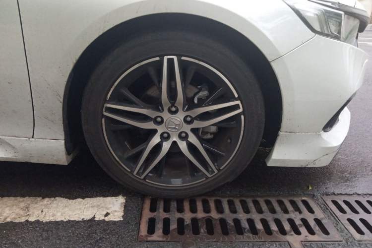 Used Honda Accord 2022 260TURBO Phantom Night · Prestige Edition Right Front Wheel Hub