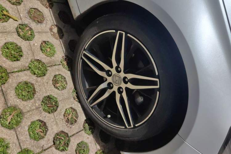 Used Honda Accord 2022 260TURBO Phantom Night · Prestige Edition Right Front Wheel Hub