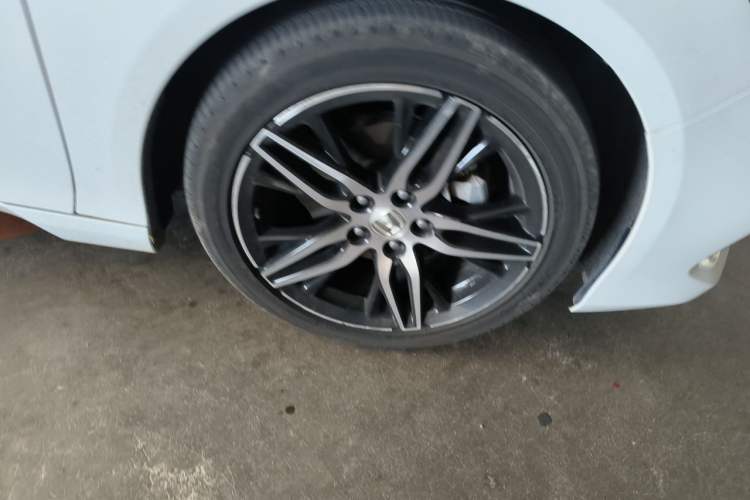 Used Honda Accord 2022 260TURBO Phantom Night · Prestige Edition Right Front Wheel Hub
