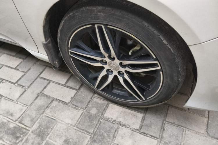 Used Honda Accord 2022 260TURBO Phantom Night · Prestige Edition Right Front Wheel Hub