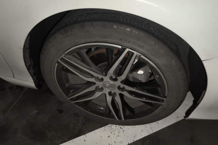 Used Honda Accord 2022 260TURBO Phantom Night · Prestige Edition Right Front Wheel Hub
