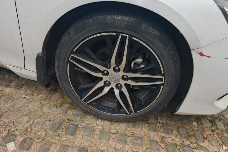 Used Honda Accord 2022 260TURBO Phantom Night · Prestige Edition Right Front Wheel Hub