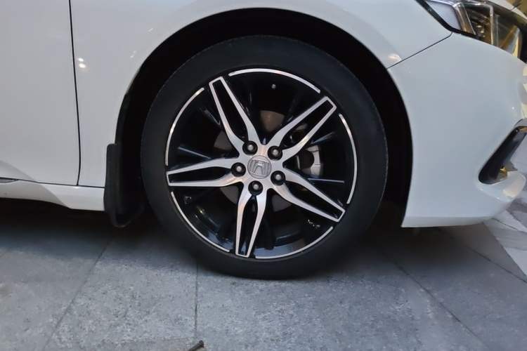 Used Honda Accord 2022 260TURBO Phantom Night · Prestige Edition Right Front Wheel Hub