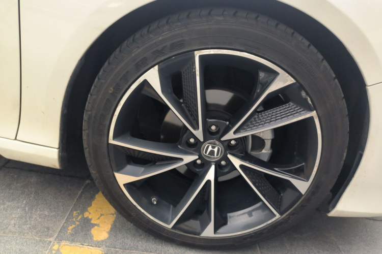 Used Honda Accord 2022 260TURBO Luxury Edition Right Front Wheel Hub