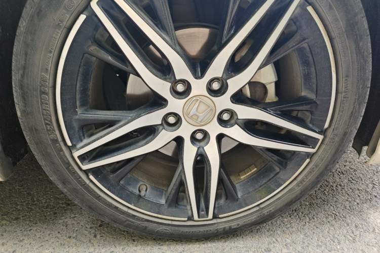 Used Honda Accord 2022 260TURBO Phantom Night · Prestige Edition Right Front Wheel Hub