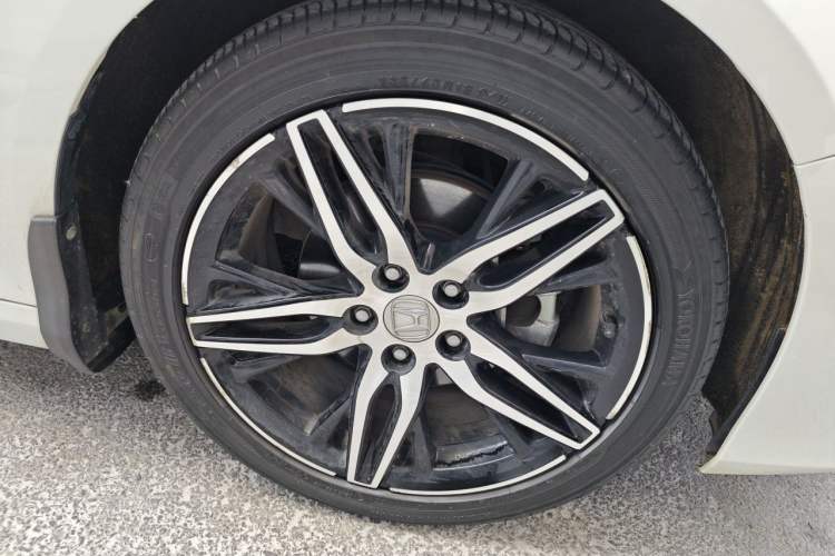 Used Honda Accord 2022 260TURBO Phantom Night · Prestige Edition Right Front Wheel Hub