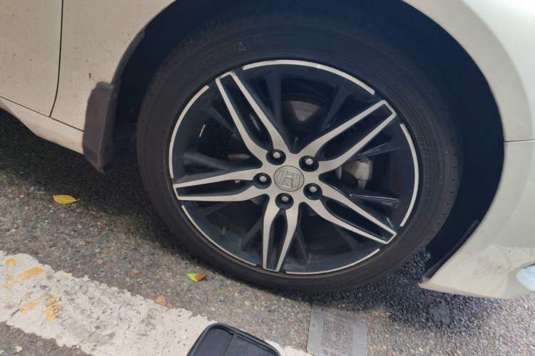 Used Honda Accord 2022 260TURBO Phantom Night · Prestige Edition Right Front Wheel Hub