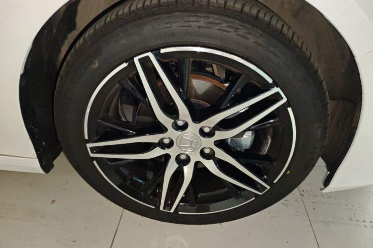 Used Honda Accord 2022 260TURBO Phantom Night · Prestige Edition Right Front Wheel Hub