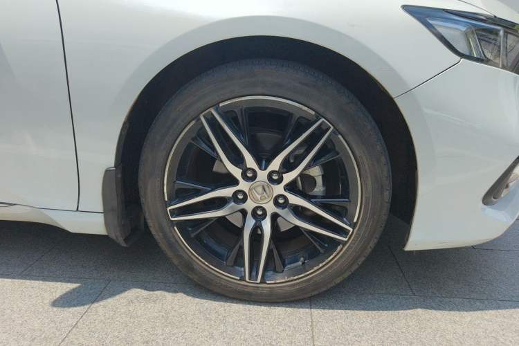 Used Honda Accord 2022 260TURBO Phantom Night · Prestige Edition Right Front Wheel Hub