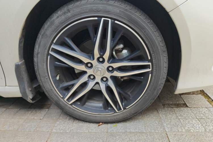 Used Honda Accord 2022 260TURBO Phantom Night · Prestige Edition Right Front Wheel Hub