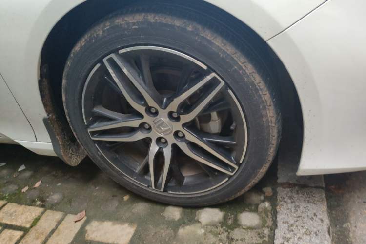 Used Honda Accord 2022 260TURBO Phantom Night · Prestige Edition Right Front Wheel Hub