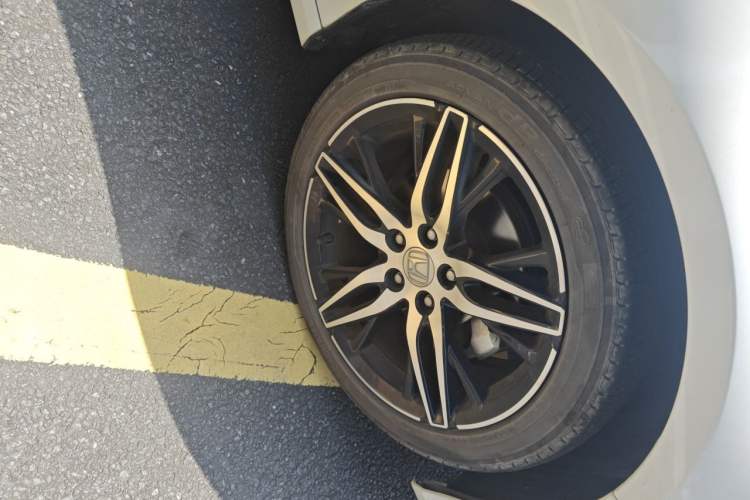 Used Honda Accord 2022 260TURBO Phantom Night · Prestige Edition Right Front Wheel Hub