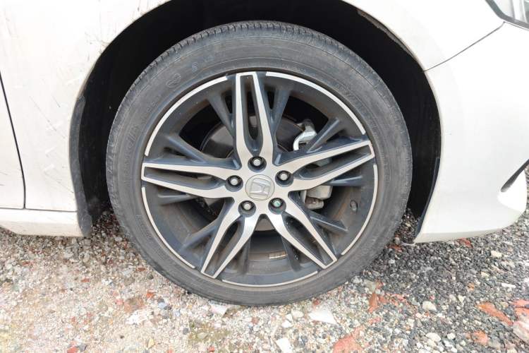 Used Honda Accord 2022 260TURBO Phantom Night · Prestige Edition Right Front Wheel Hub
