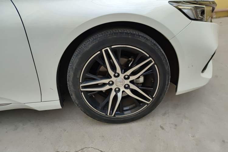 Used Honda Accord 2022 260TURBO Phantom Night · Prestige Edition Right Front Wheel Hub