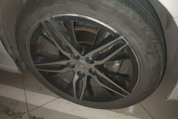 Used Honda Accord 2022 260TURBO Phantom Night · Prestige Edition Right Front Wheel Hub
