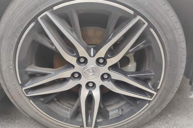 Used Honda Accord 2022 260TURBO Phantom Night · Prestige Edition Right Front Wheel Hub