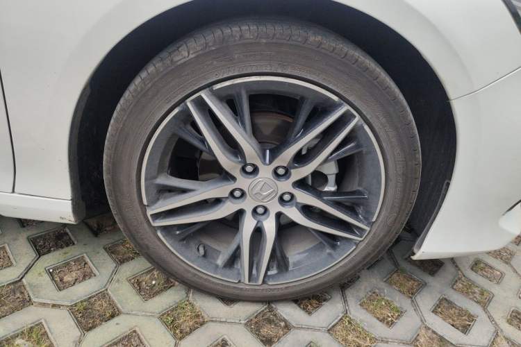 Used Honda Accord 2022 260TURBO Phantom Night · Prestige Edition Right Front Wheel Hub