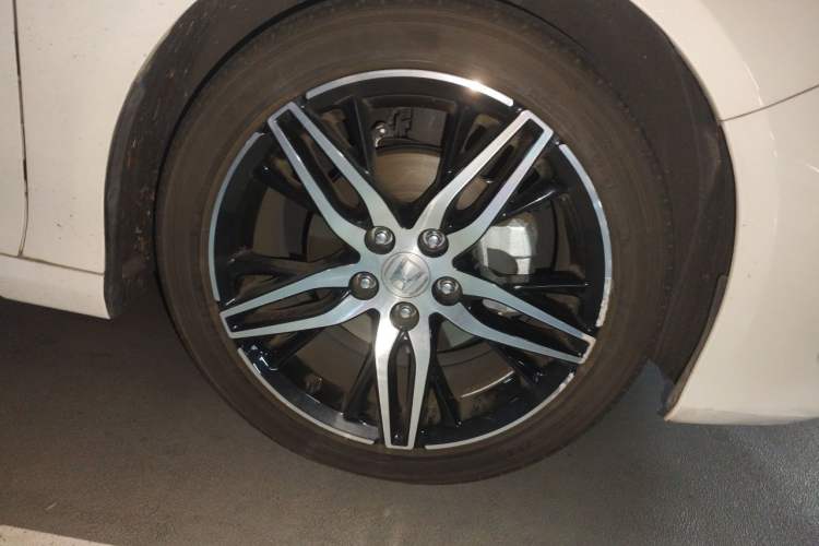Used Honda Accord 2022 260TURBO Phantom Night · Prestige Edition Right Front Wheel Hub