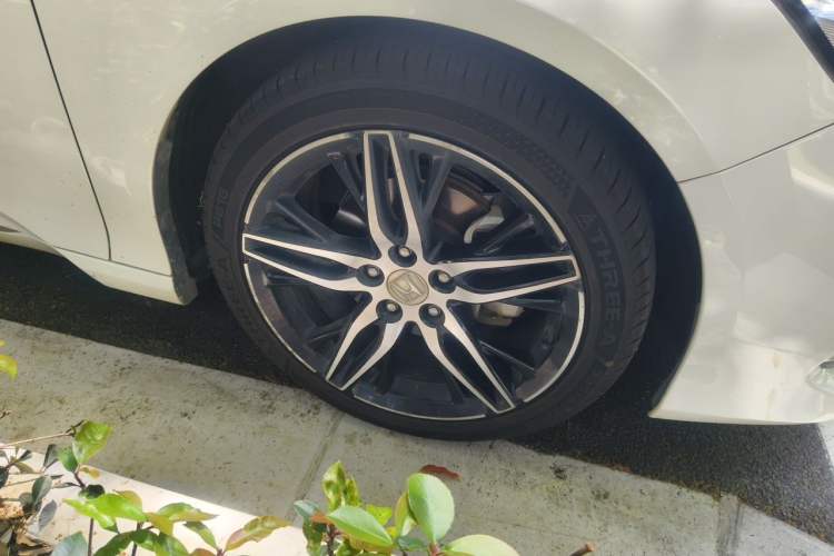 Used Honda Accord 2022 260TURBO Phantom Night · Prestige Edition Right Front Wheel Hub