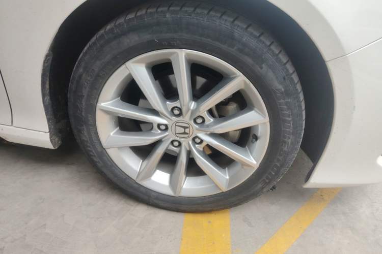 Used Honda Accord 2022 260TURBO Luxury Edition Right Front Wheel Hub