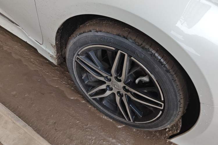 Used Honda Accord 2022 260TURBO Phantom Night · Prestige Edition Right Front Wheel Hub