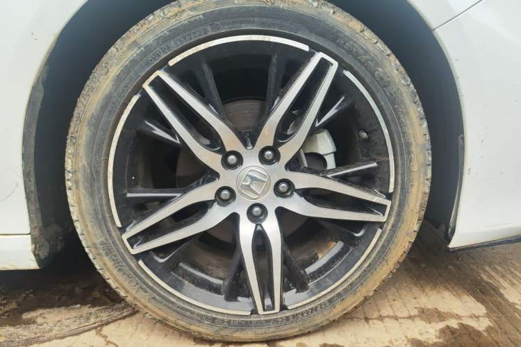 Used Honda Accord 2022 260TURBO Phantom Night · Prestige Edition Right Front Wheel Hub
